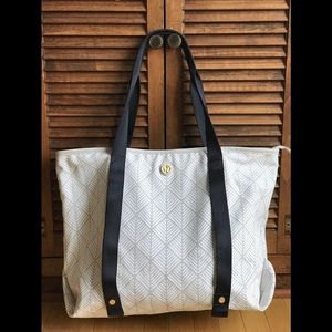 Lululemon Life’s a Beach Tote